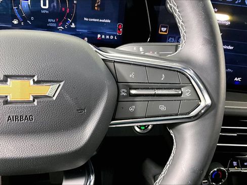 Used 2026 Chevrolet Traverse LT w/ Driver Confidence Package FWD image 11
