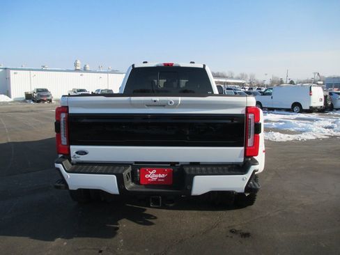 Used 2025 Ford F450 Platinum w/ FX4 Off-Road Package image 6