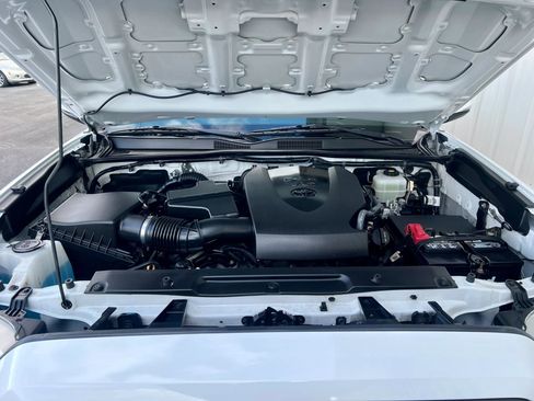 Used 2020 Toyota Tacoma TRD Off-Road image 8