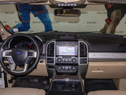 Used 2019 Ford F250 Lariat w/ Lariat Ultimate Package image 3