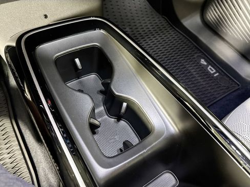 Certified 2025 Volkswagen ID.4 Pro S AWD/4WD image 16