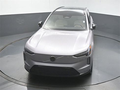 New 2026 Volvo EX90 Plus image 40