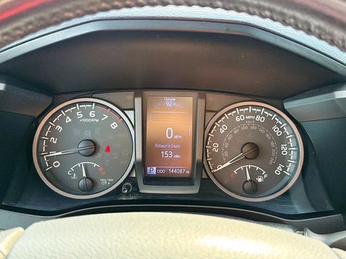 Used 2017 Toyota Tacoma TRD Sport w/ Tow Package (A/T) AWD/4WD image 15