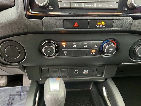 Used 2022 Nissan Frontier SV RWD image 17