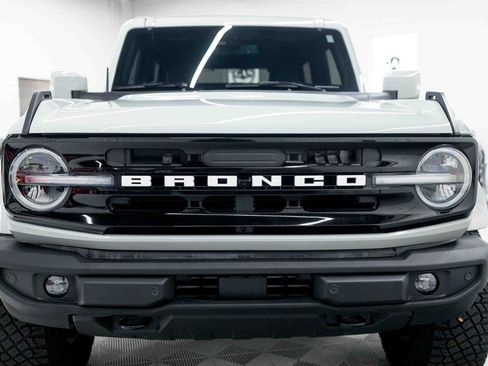 Used 2022 Ford Bronco Outer Banks w/ Sasquatch Package AWD/4WD image 25