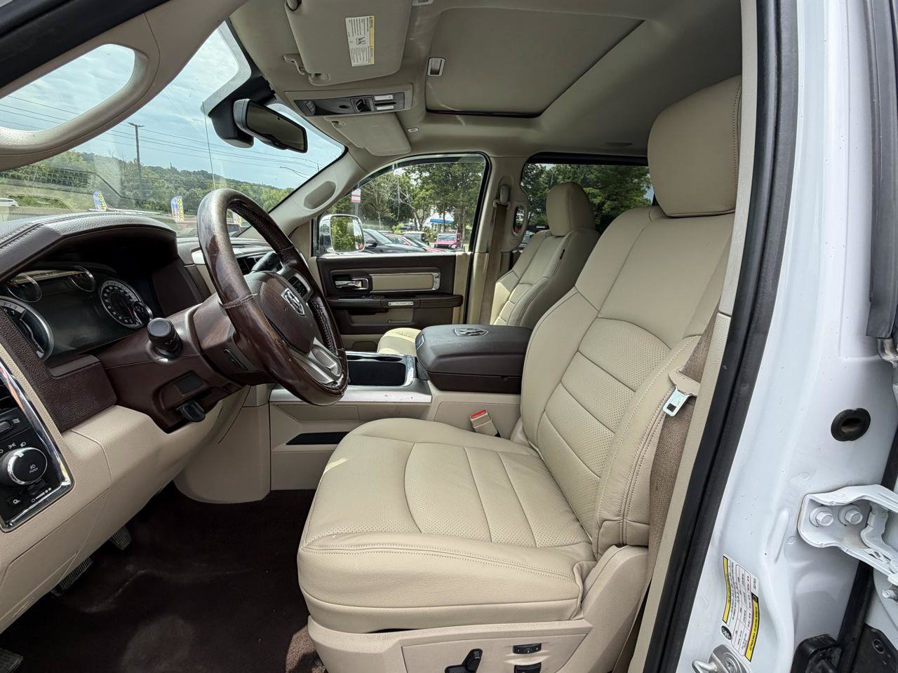 Used 2018 RAM 2500 Laramie AWD/4WD image 16