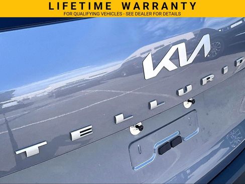 Used 2022 Kia Telluride SX w/ Towing Package FWD image 8