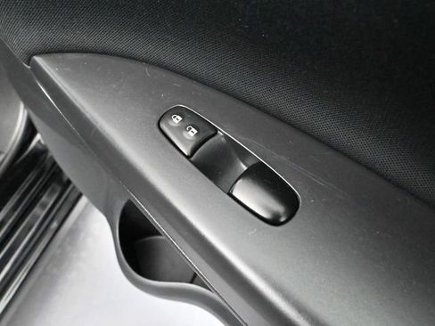 Used 2018 Nissan Sentra SV image 39