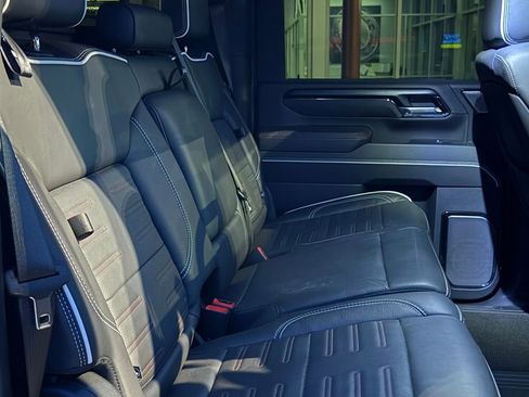 Used 2024 GMC Sierra 2500 AT4X image 19