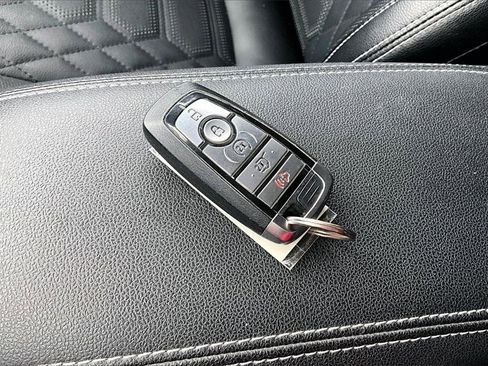 Used 2023 Ford Escape Platinum w/ Premium Technology Package image 6