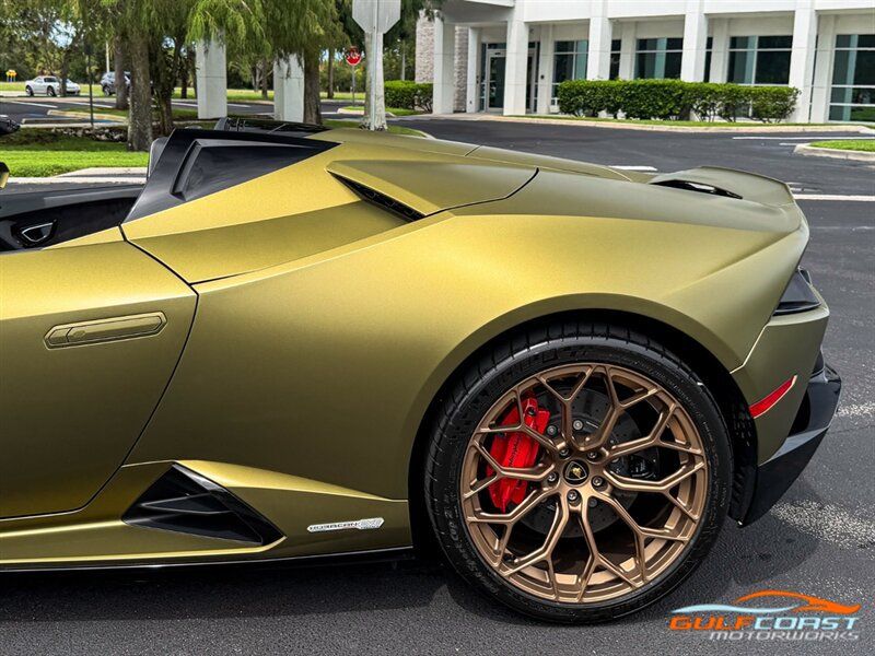 Used 2022 Lamborghini Huracan EVO RWD image 36