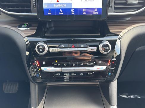 Used 2021 Ford Explorer Limited w/ Class III Trailer Tow Package image 15