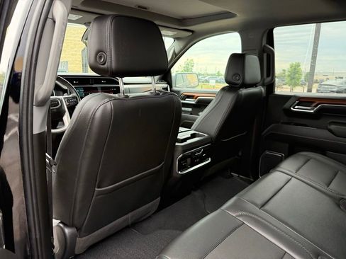 Used 2023 GMC Sierra 1500 Denali w/ Technology Package AWD/4WD image 11