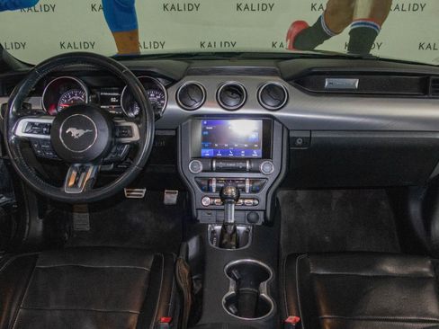 Used 2021 Ford Mustang Premium image 3