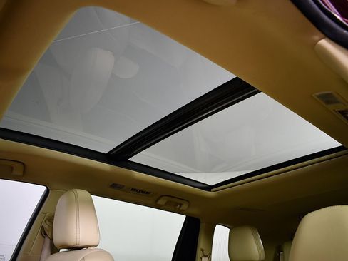 Used 2017 Toyota Highlander Limited image 40