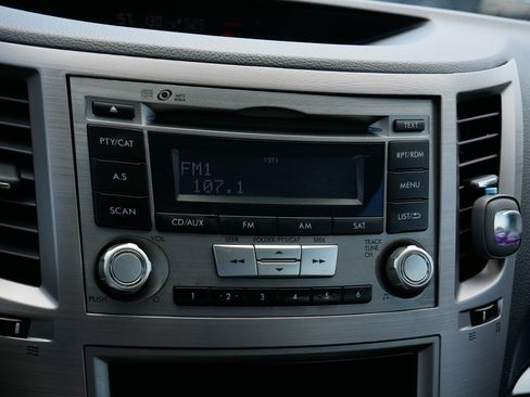 Used 2013 Subaru Outback 2.5i AWD/4WD image 24