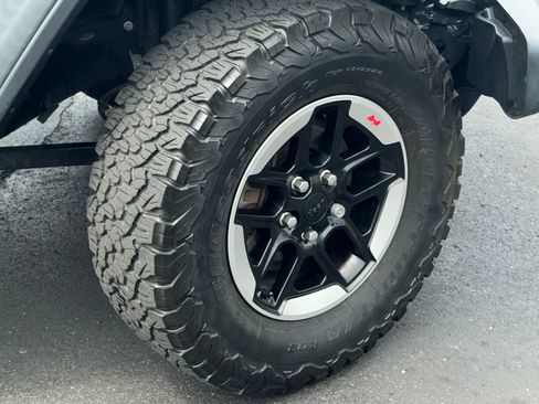 Used 2020 Jeep Wrangler Unlimited Rubicon w/ Dual Top Group AWD/4WD image 9