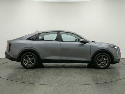 Used 2025 Kia K4 LXS image 11