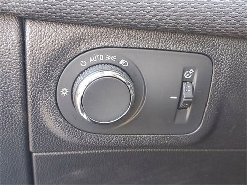 Certified 2017 Chevrolet Cruze LT w/ Convenience Package image 18