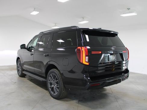 New 2026 Ford Expedition Platinum image 6