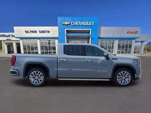 Used 2025 GMC Sierra 1500 Denali w/ Denali Reserve Package AWD/4WD image 7