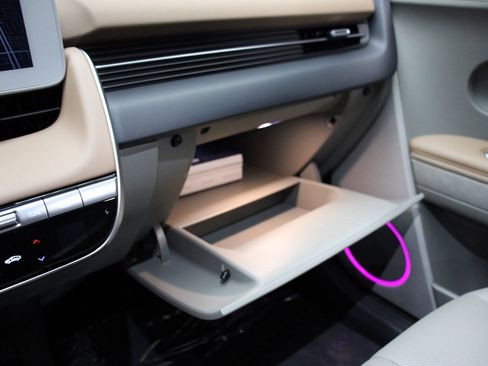 Used 2024 Hyundai Ioniq 5 Limited image 45