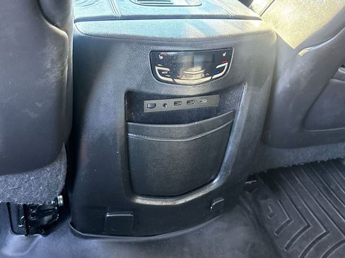 Used 2018 Cadillac Escalade Luxury image 16