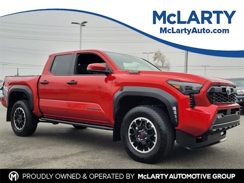 Used 2025 Toyota Tacoma image 1