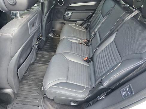 Certified 2022 Land Rover Discovery HSE R-Dynamic AWD/4WD image 16