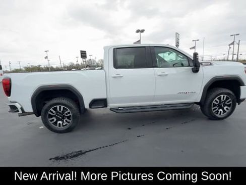 Used 2022 GMC Sierra 2500 AT4 AWD/4WD image 9