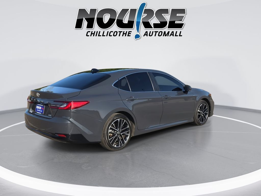 Used 2025 Toyota Camry XLE FWD image 8