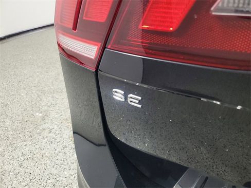 Used 2022 Volkswagen Tiguan SE image 5