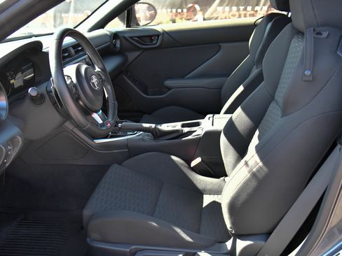 Used 2023 Toyota GR86 w/ ALL Weather Mat Package (TMS) RWD image 16