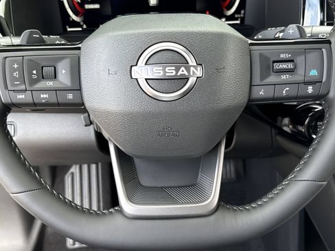New 2026 Nissan Pathfinder Platinum FWD image 11