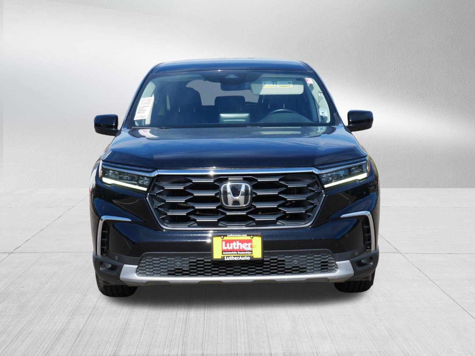Certified 2025 Honda Pilot EX-L image 2