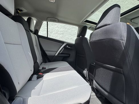 Used 2018 Toyota RAV4 XLE image 12