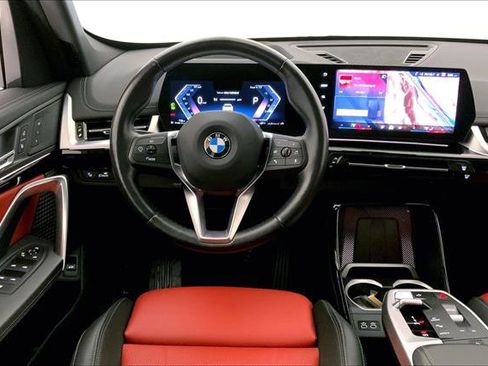 Certified 2025 BMW X1 xDrive28i image 4