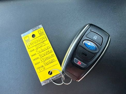 Used 2023 Subaru Forester Premium AWD/4WD image 17