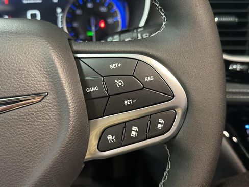 New 2026 Chrysler Pacifica Select image 21