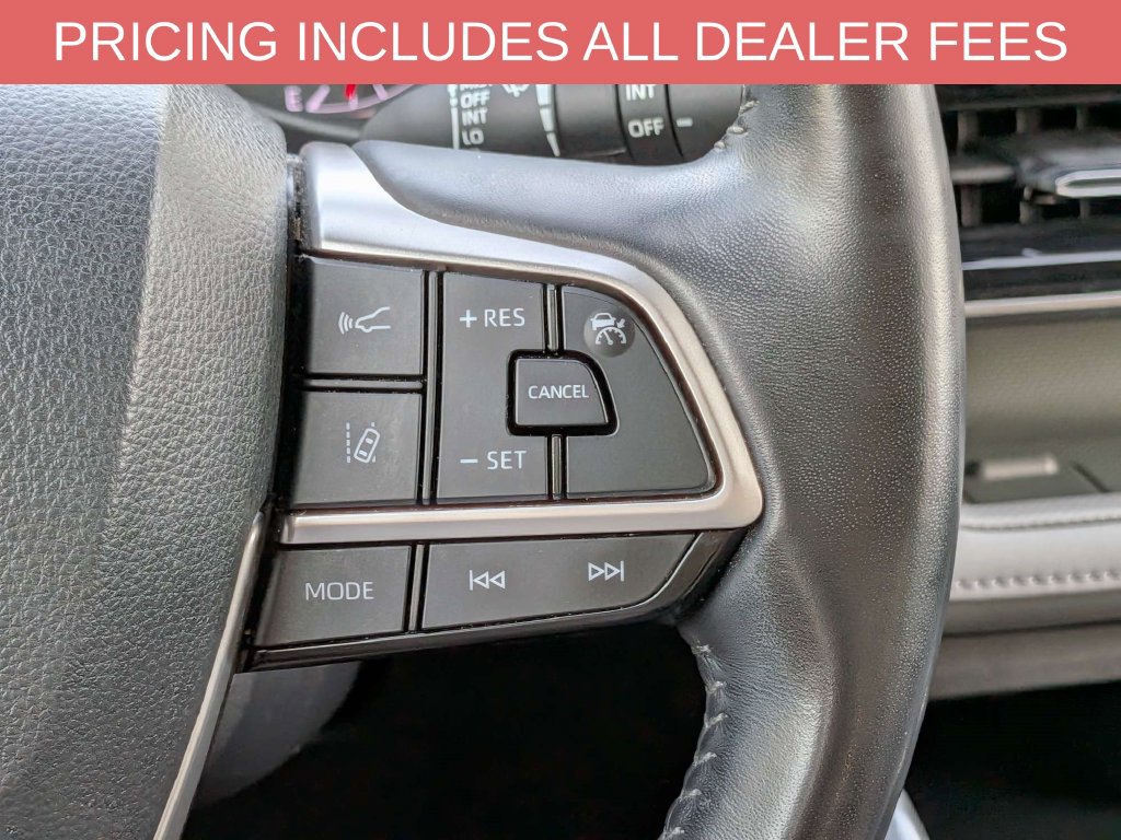 Used 2022 Toyota Highlander LE FWD image 27