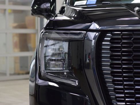 Used 2024 GMC Yukon Denali Ultimate AWD/4WD image 12