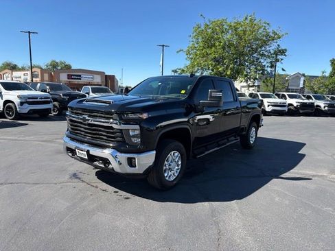 Used 2024 Chevrolet Silverado 2500 LT w/ Safety Package AWD/4WD image 2