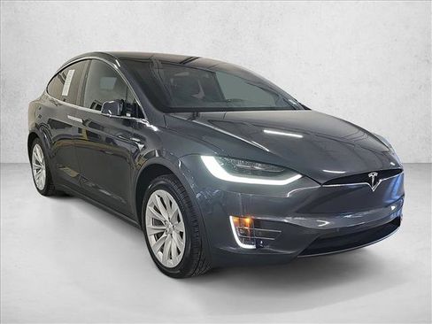Used 2020 Tesla Model X Long Range image 3