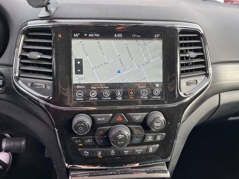 Used 2021 Jeep Grand Cherokee Laredo X image 9