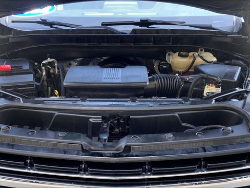 Used 2022 Chevrolet Tahoe LT w/ Luxury Package image 9