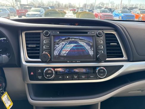 Used 2018 Toyota Highlander Plus image 16
