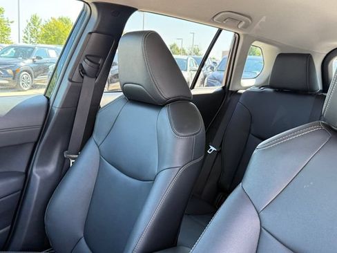 Used 2025 Toyota Corolla Cross XLE FWD image 13