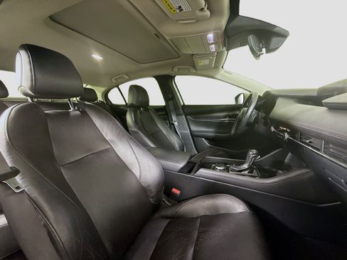 Used 2020 MAZDA MAZDA3 Sedan w/ Premium Package image 29