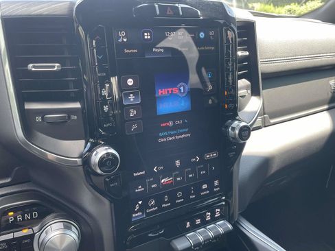 Used 2023 RAM 1500 Laramie AWD/4WD image 14