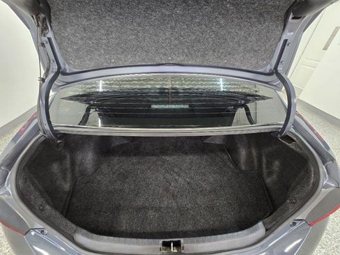 Used 2018 Toyota Corolla SE FWD image 15